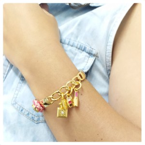 Bracelete com Couro e Conjunto de de Beleza Make,Semi Joia