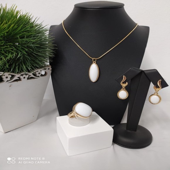 Conjunto de Colar com Pingente e Brincos em Pedra Natural Quartzo Branco, Semi Joia