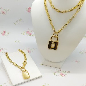 Pulseira Cartier com Pingente Cadeado Liso 